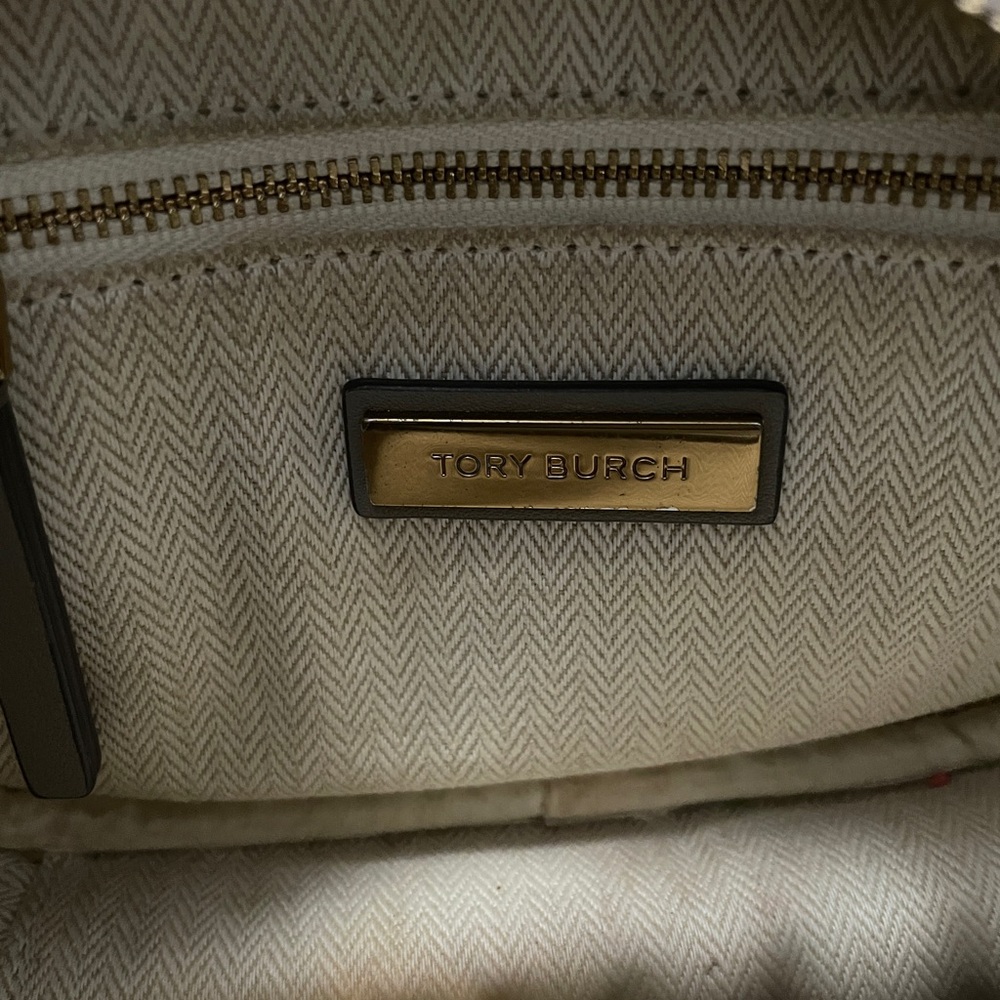 Tory Burch Kira Small Chevron Camera Bag - Picture 12 of 13